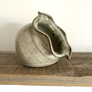 Elegant Cream and tan Pottery planter